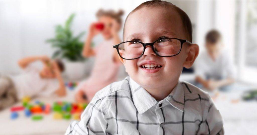 The Different Signs a Toddler Needs Glasses