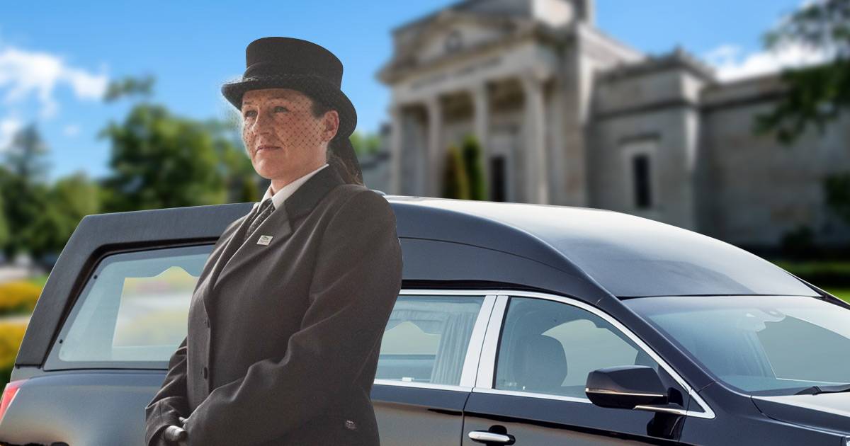 how much do funeral directors make