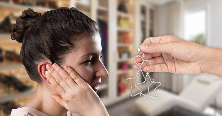 Reasons Why Your Ear-Piercing Hurts When You Wear Earrings